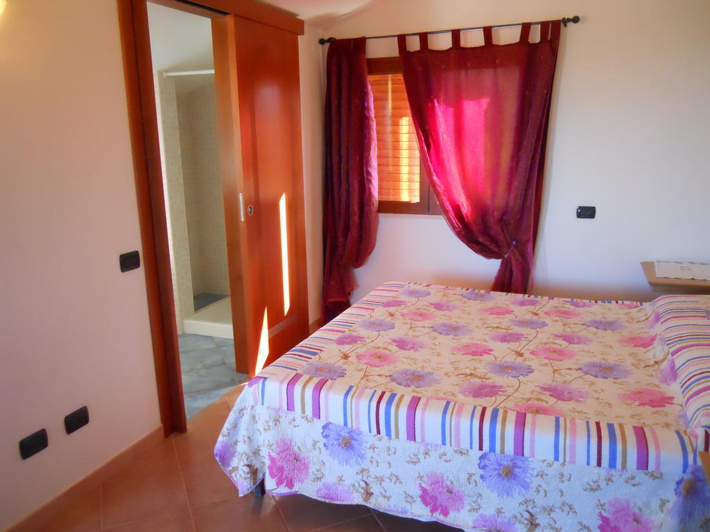 Artistika Golden Apartment Capitana Ruang foto